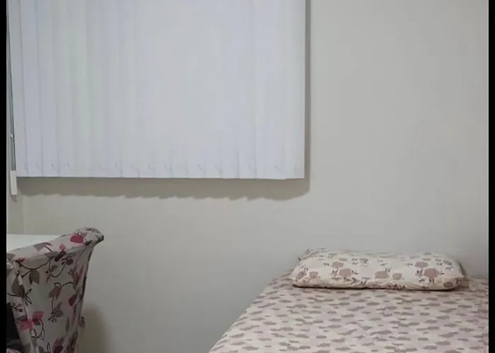 Apto Para Ate 4 Pessoas,Otima Localizacao, Area De Lazer Com Conveniencia E Piscina Para Crianca