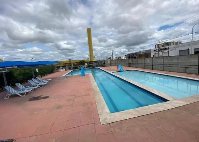 Apto Para Ate 4 Pessoas,Otima Localizacao, Area De Lazer Com Conveniencia E Piscina Para Crianca